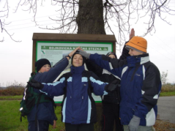 Fotka z trasy, nev�m, co to prov�d�j�. Snad zast�e�uj�.